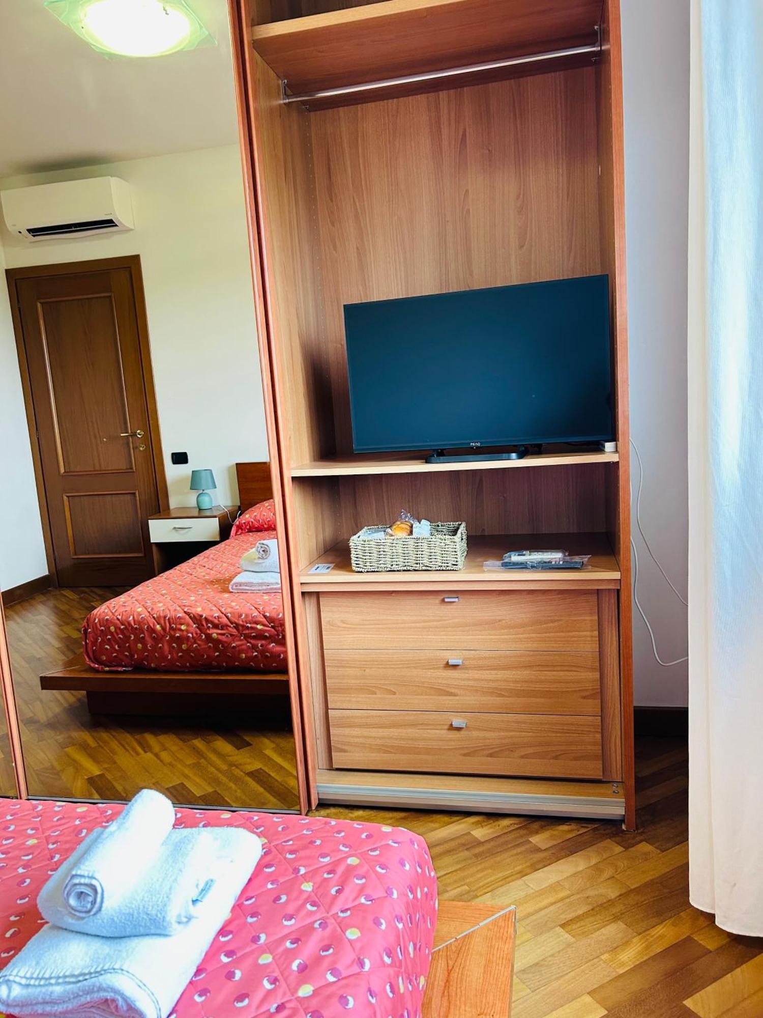 The House Room Aeroporto Фьюмичино Экстерьер фото